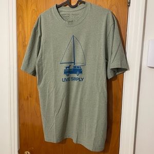 Patagonia t shirt green